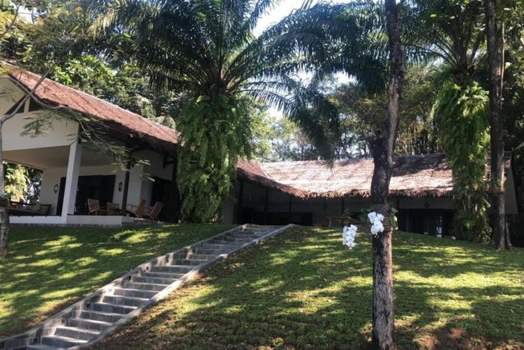 Terrace Villa - Pelabuhan Ratu Bantarkalapa Exterior photo